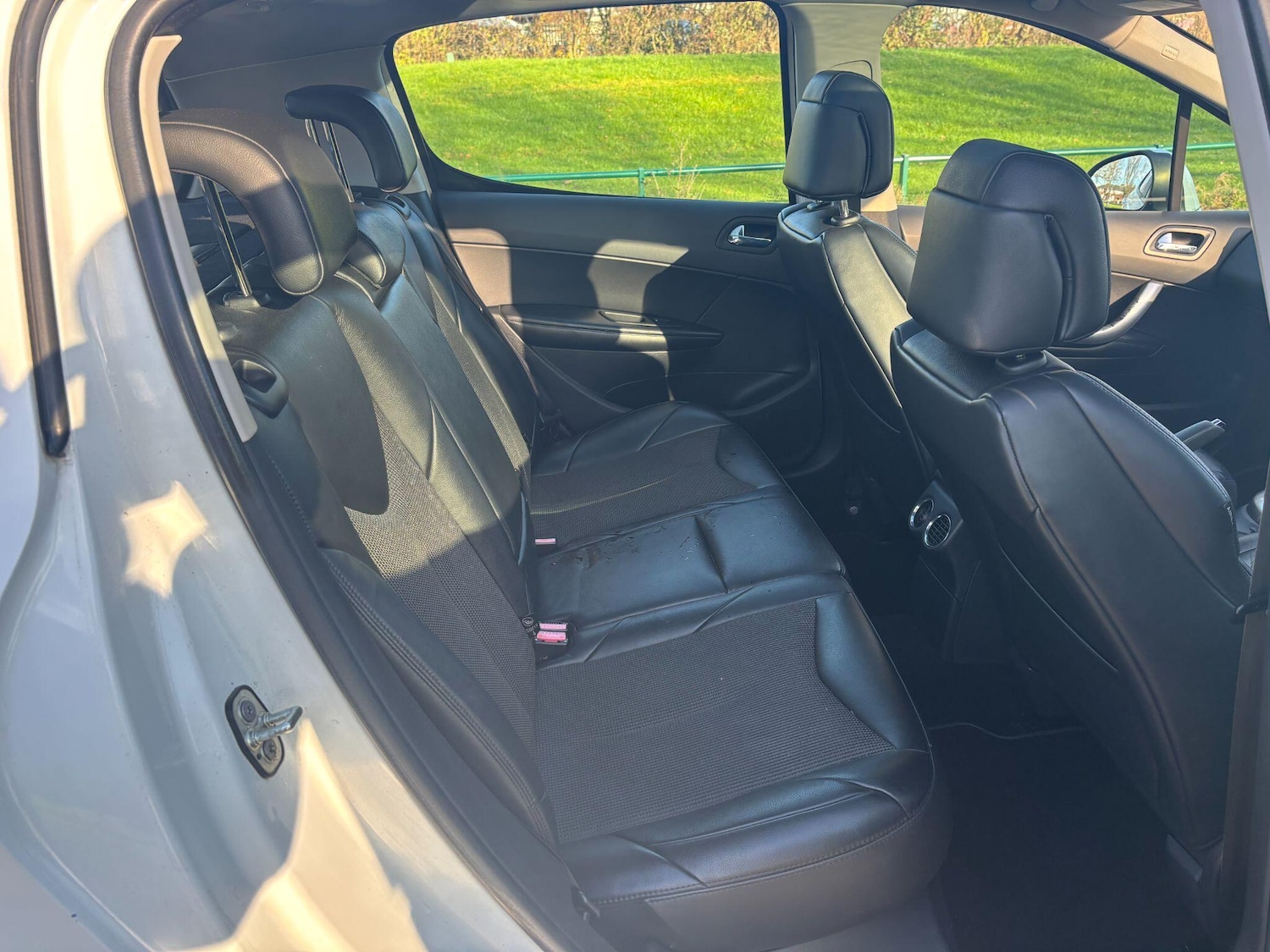 Used Peugeot 308 2010 for sale - 76661205: Photo 12