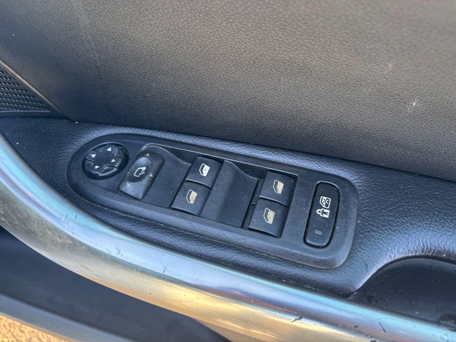 Used Peugeot 308 2010 for sale - 76661205: Photo 19