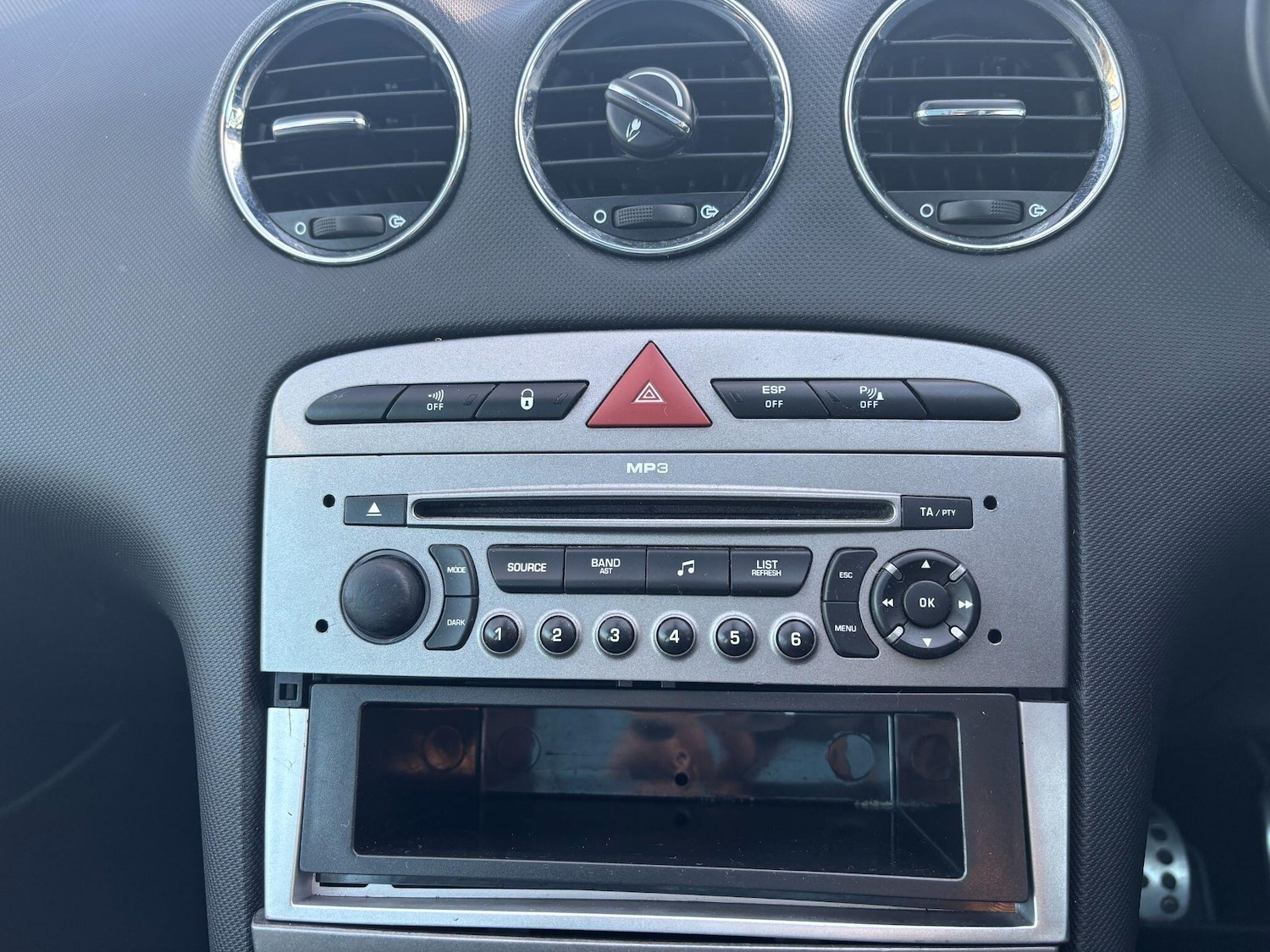 Used Peugeot 308 2010 for sale - 76661205: Photo 22