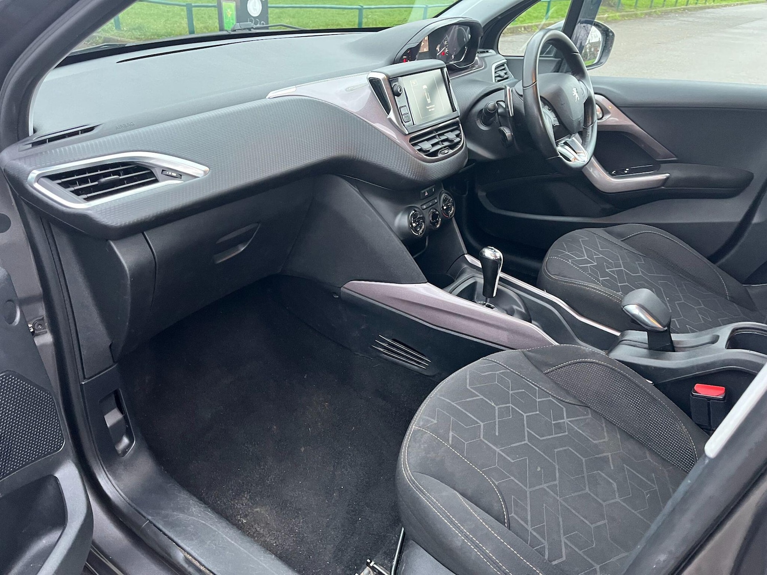 Used Peugeot 2008 2015 for sale - 77307780: Photo 11