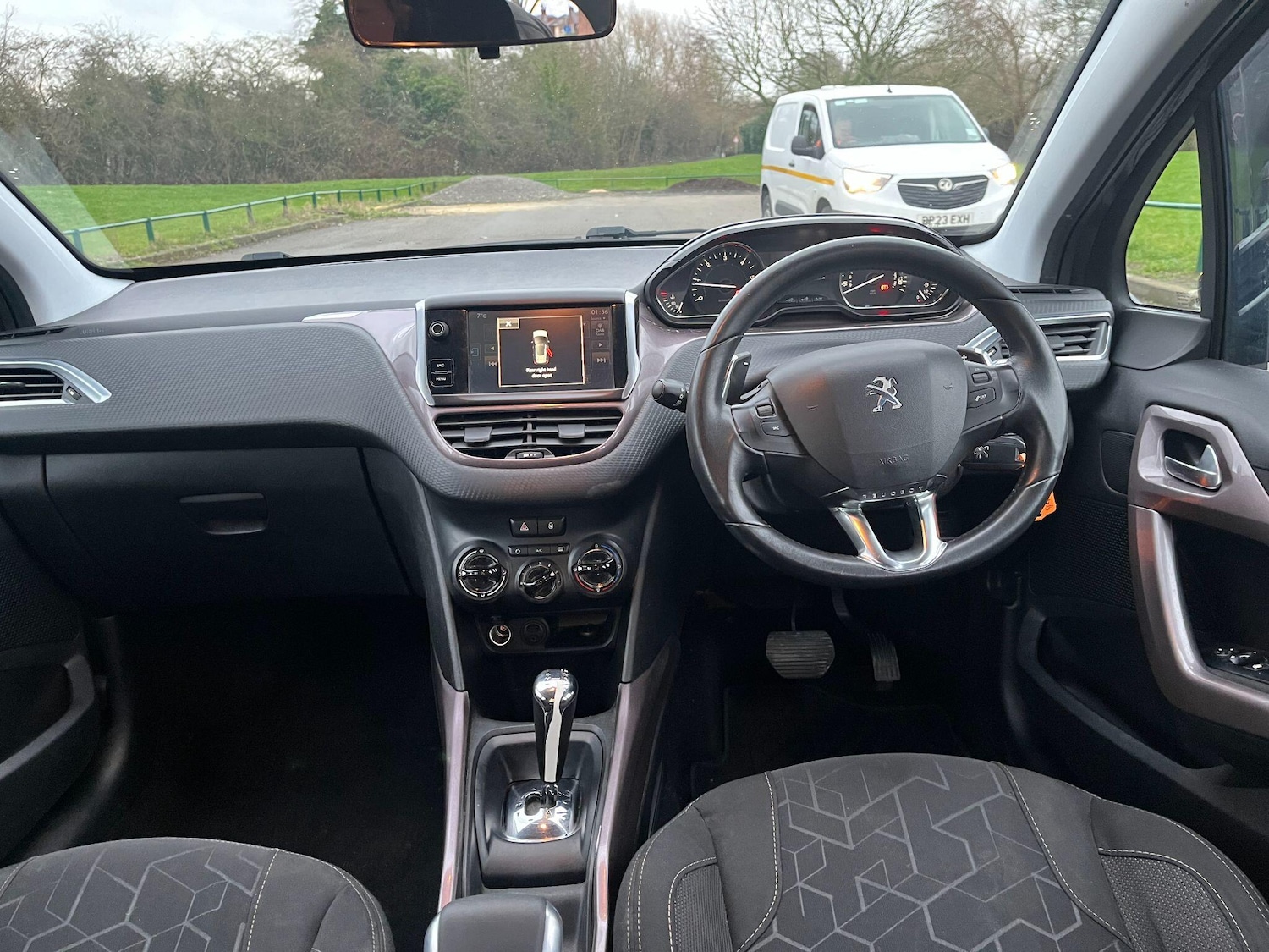 Used Peugeot 2008 2015 for sale - 77307780: Photo 12