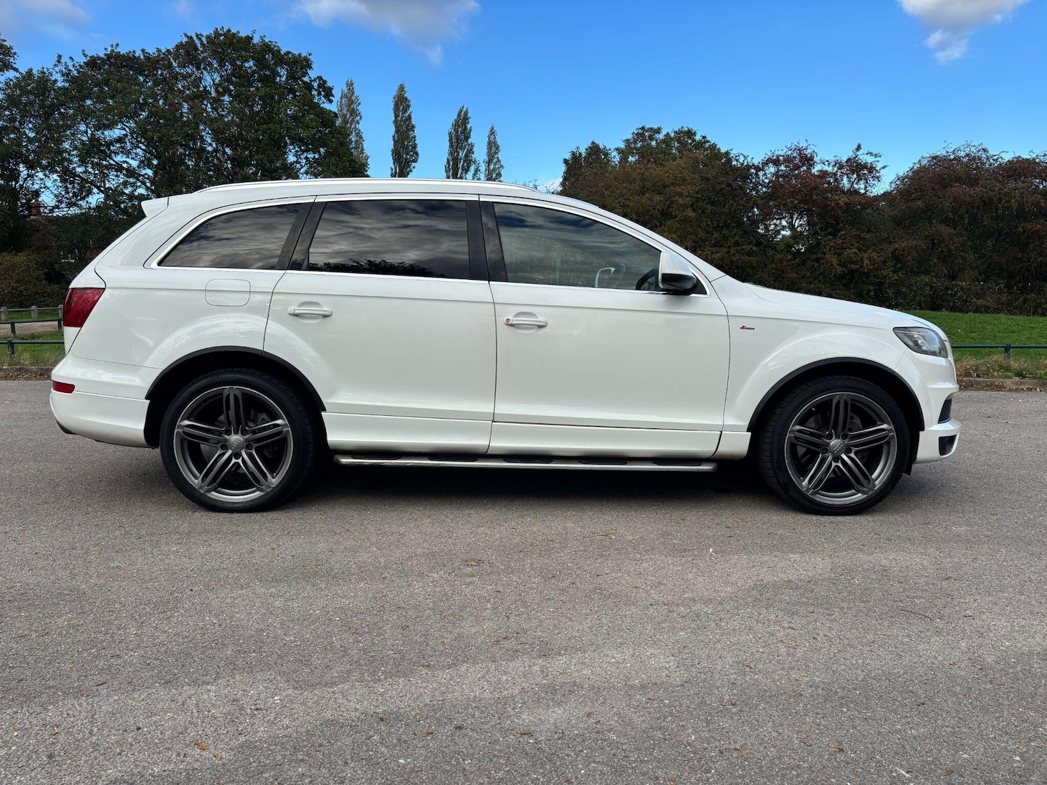 Used Audi Q7 2010 for sale - 76217005: Photo 2