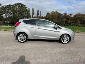 Used Ford Fiesta 2011 for sale - 76216999: Photo