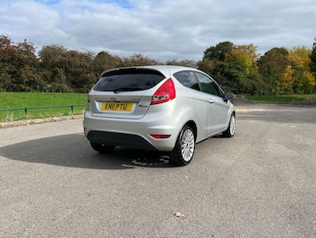 Used Ford Fiesta 2011 for sale - 76216999: Photo