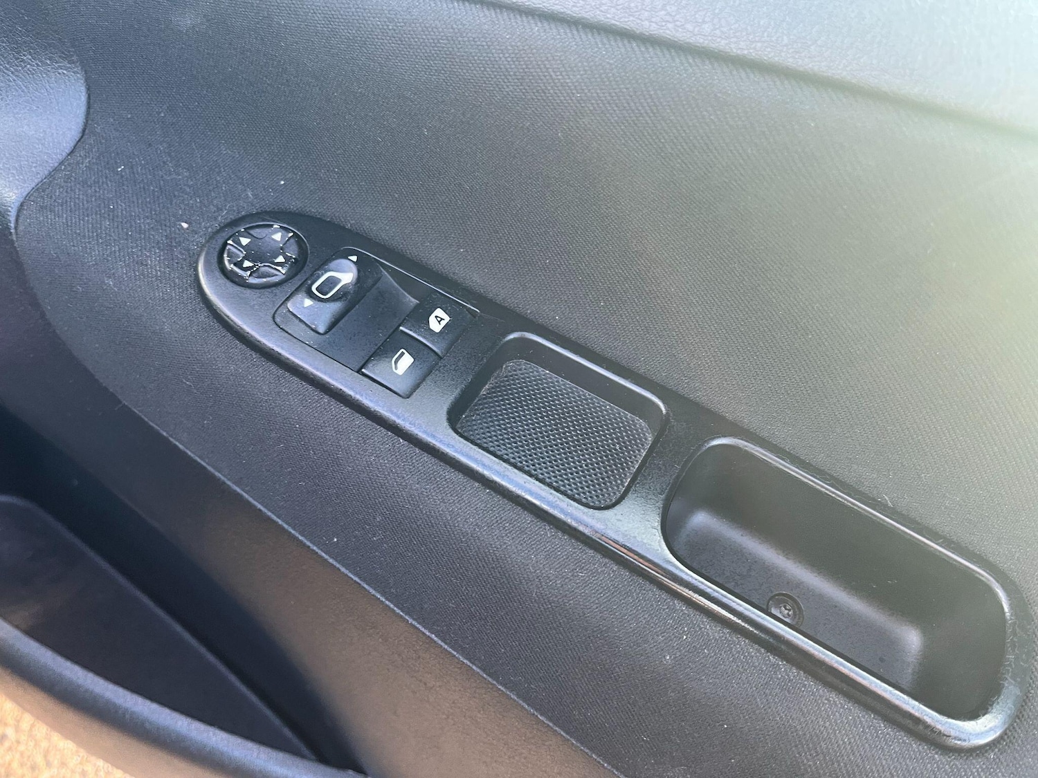 Used Peugeot 207 2012 for sale - 76915222: Photo 15