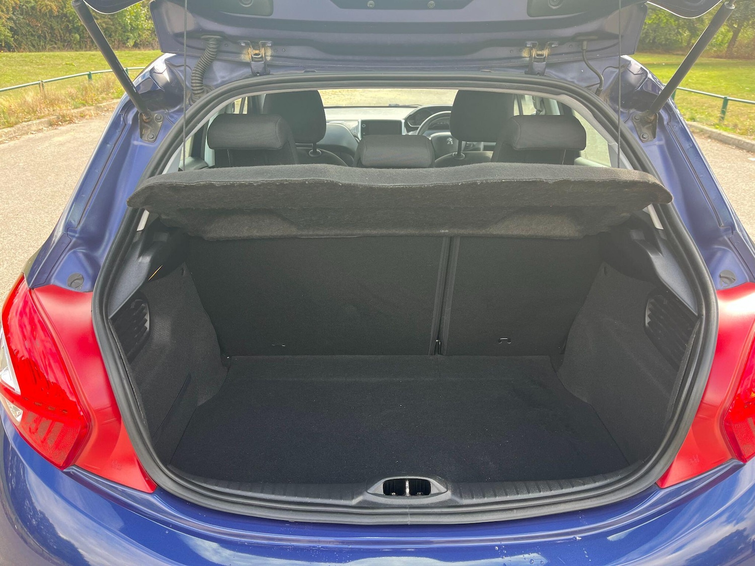 Used Peugeot 208 2013 for sale - 76788406: Photo 10