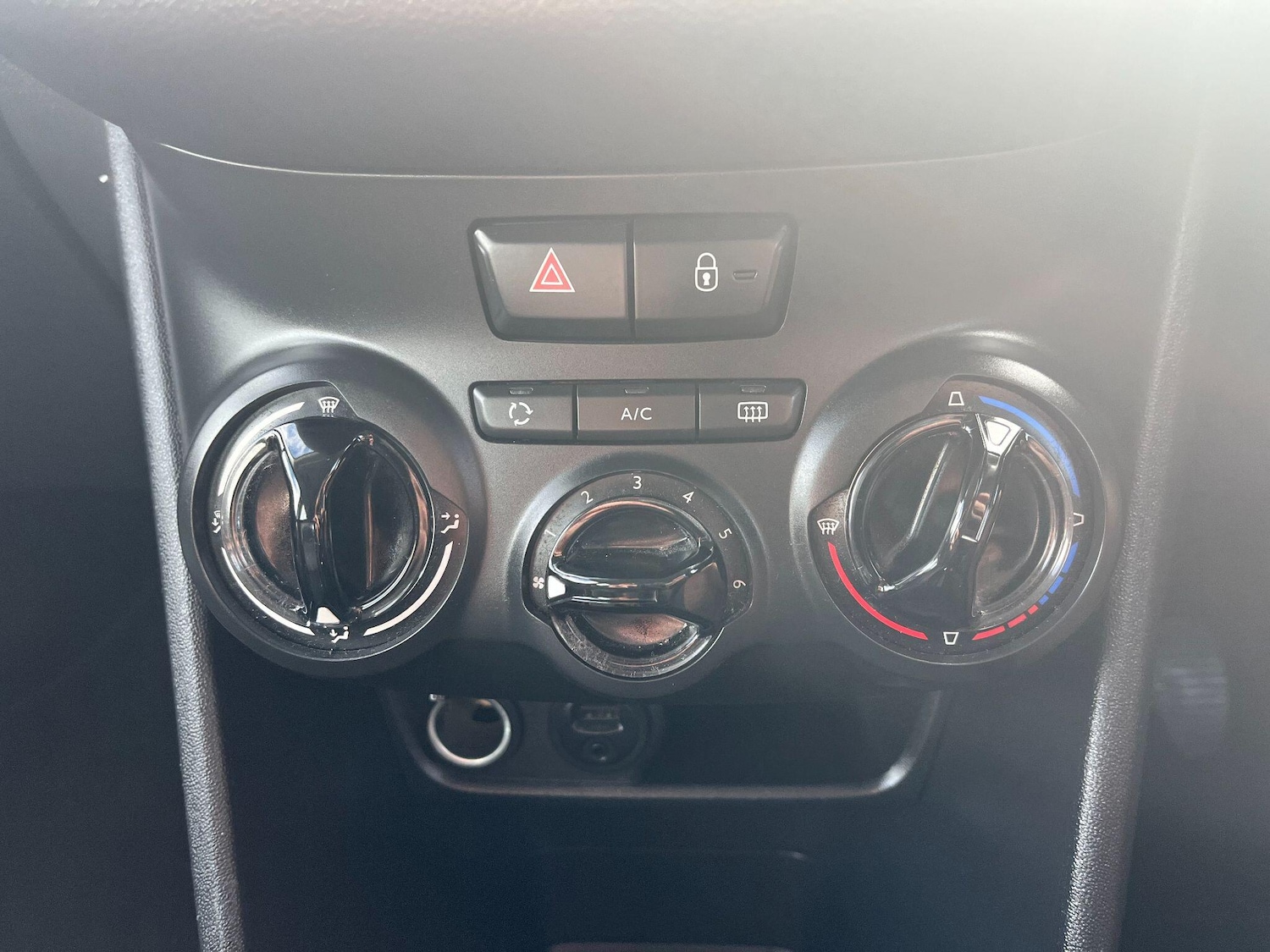 Used Peugeot 208 2013 for sale - 76788406: Photo 23