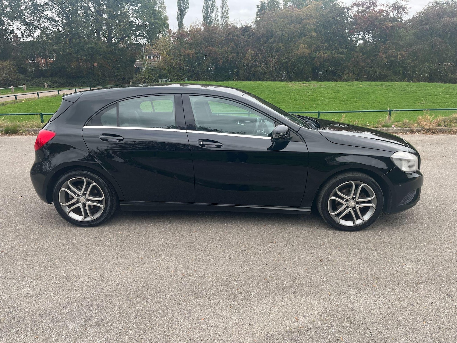 Used Mercedes-Benz A-Class 2015 for sale - 76232891: Photo 2