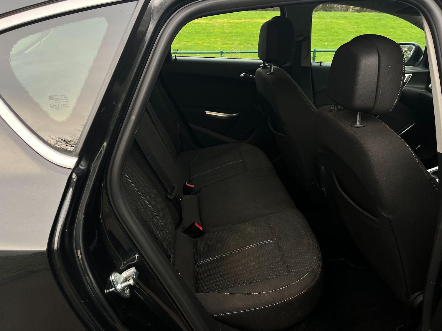 Used Vauxhall Astra 2012 for sale - 76717523: Photo 12