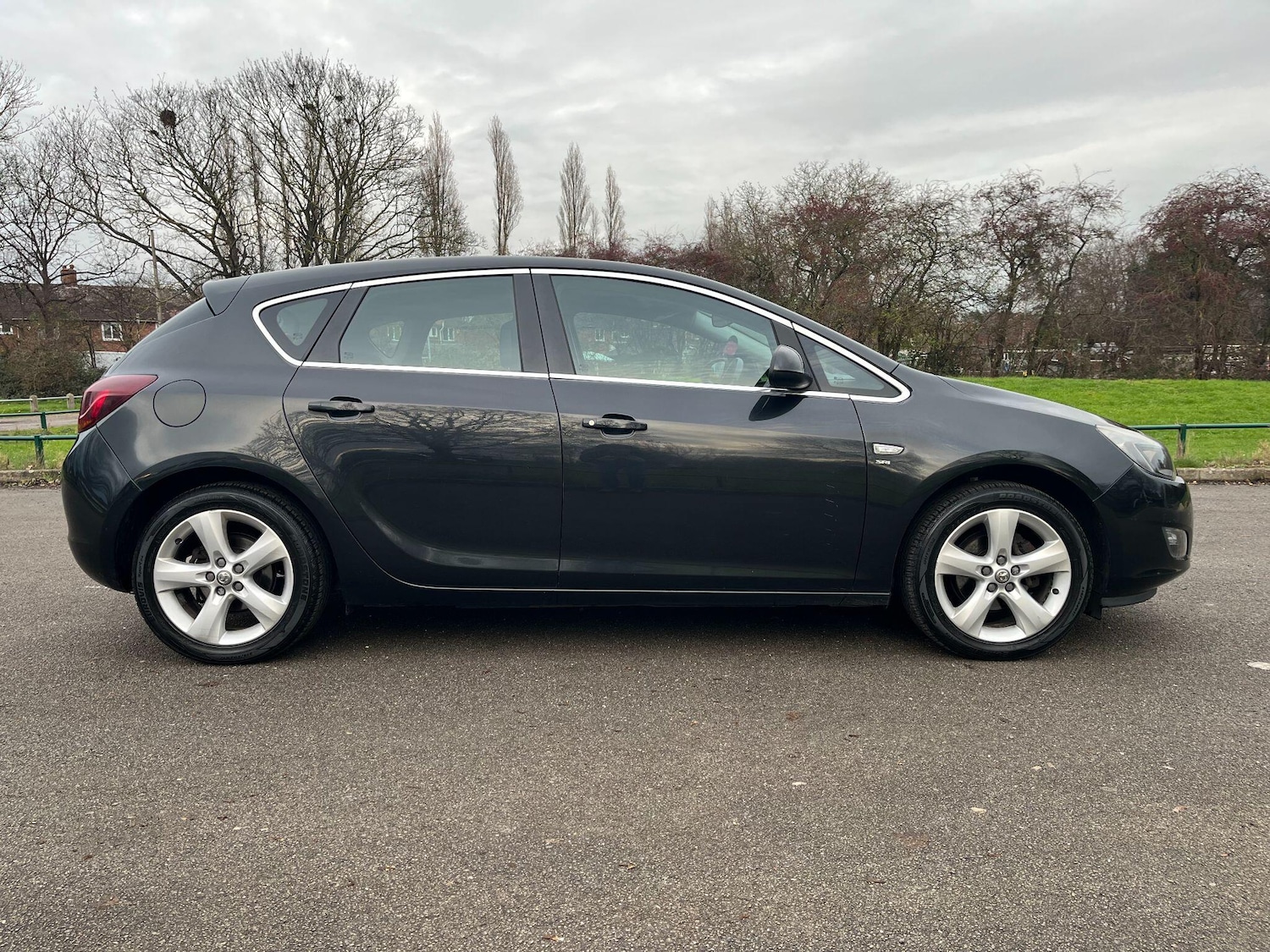 Used Vauxhall Astra 2012 for sale - 76717523: Photo 2