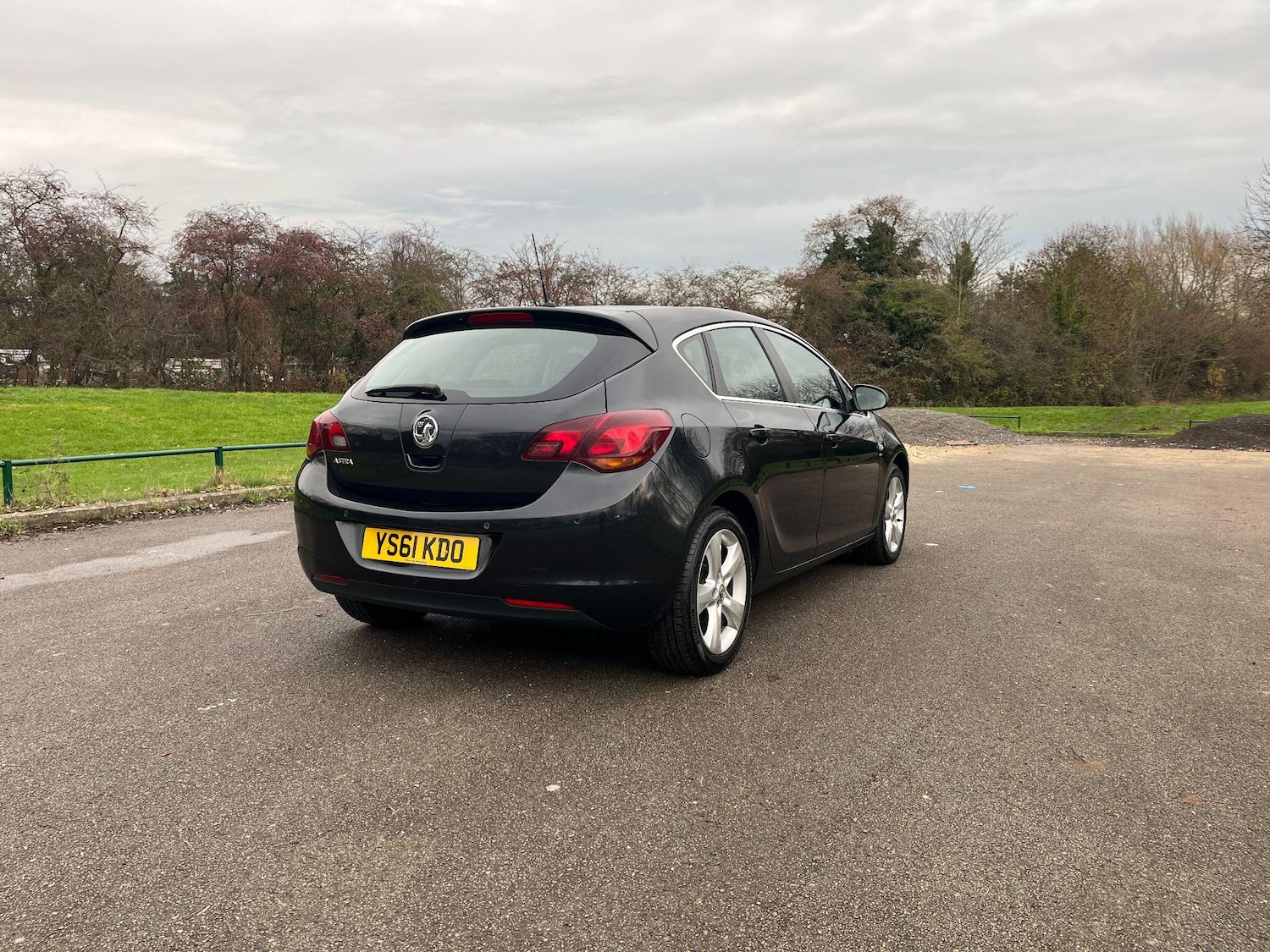 Used Vauxhall Astra 2012 for sale - 76717523: Photo 3