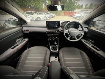 Used Dacia Sandero Stepway 2023 for sale - 79200581: Photo