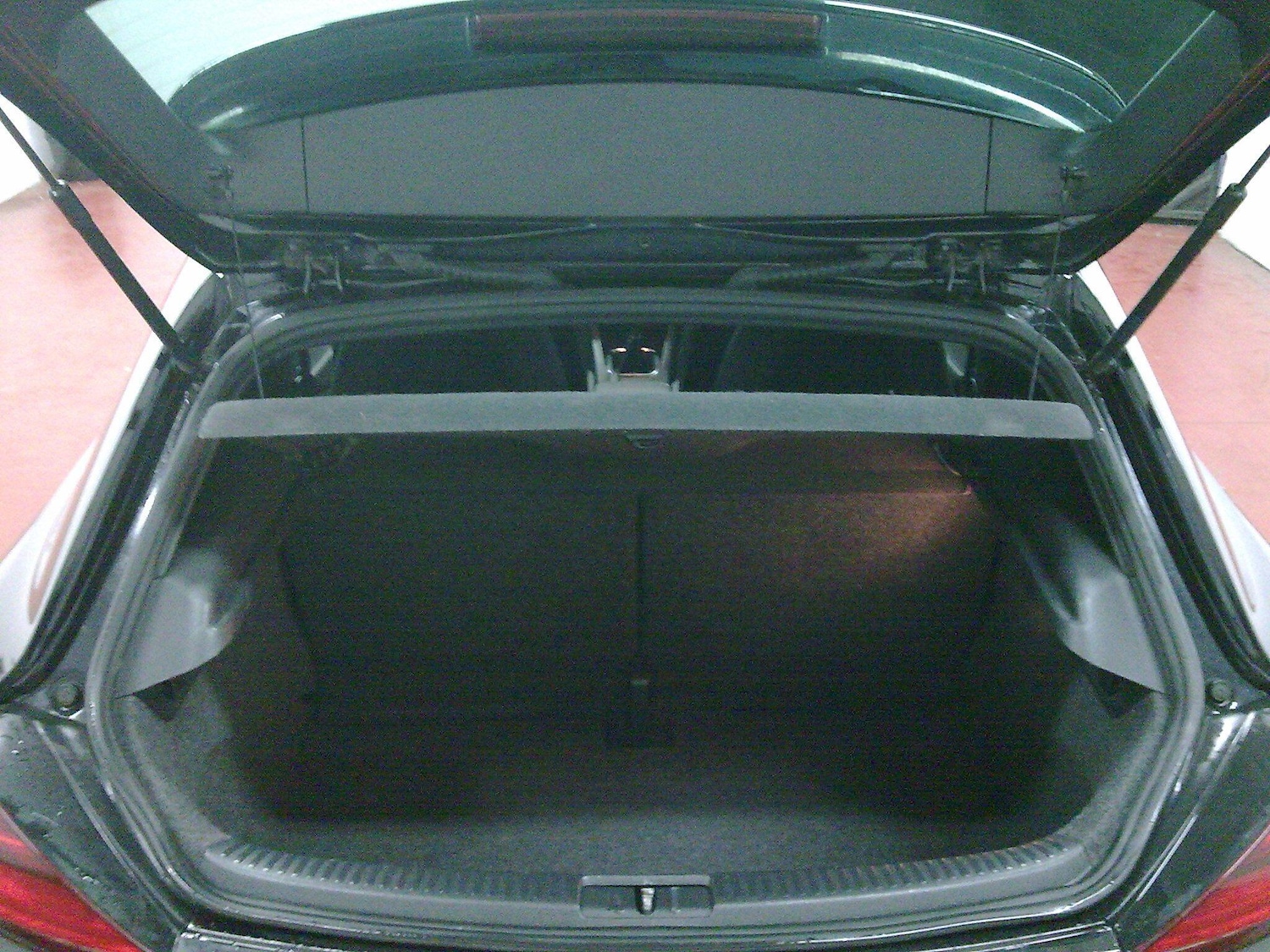 Used Volkswagen Scirocco 2017 for sale - 76989882: Photo 9