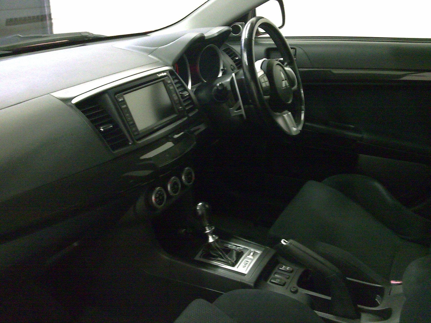 Used Mitsubishi Lancer 2010 for sale - 76457971: Photo 13