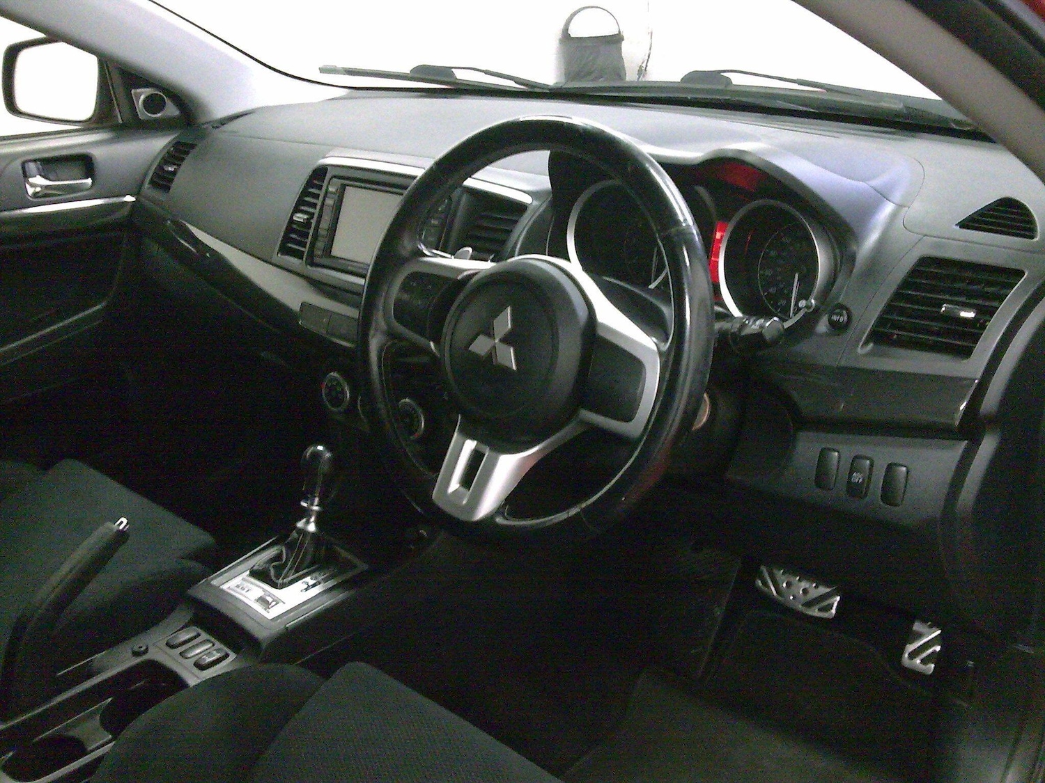 Used Mitsubishi Lancer 2010 for sale - 76457971: Photo 14
