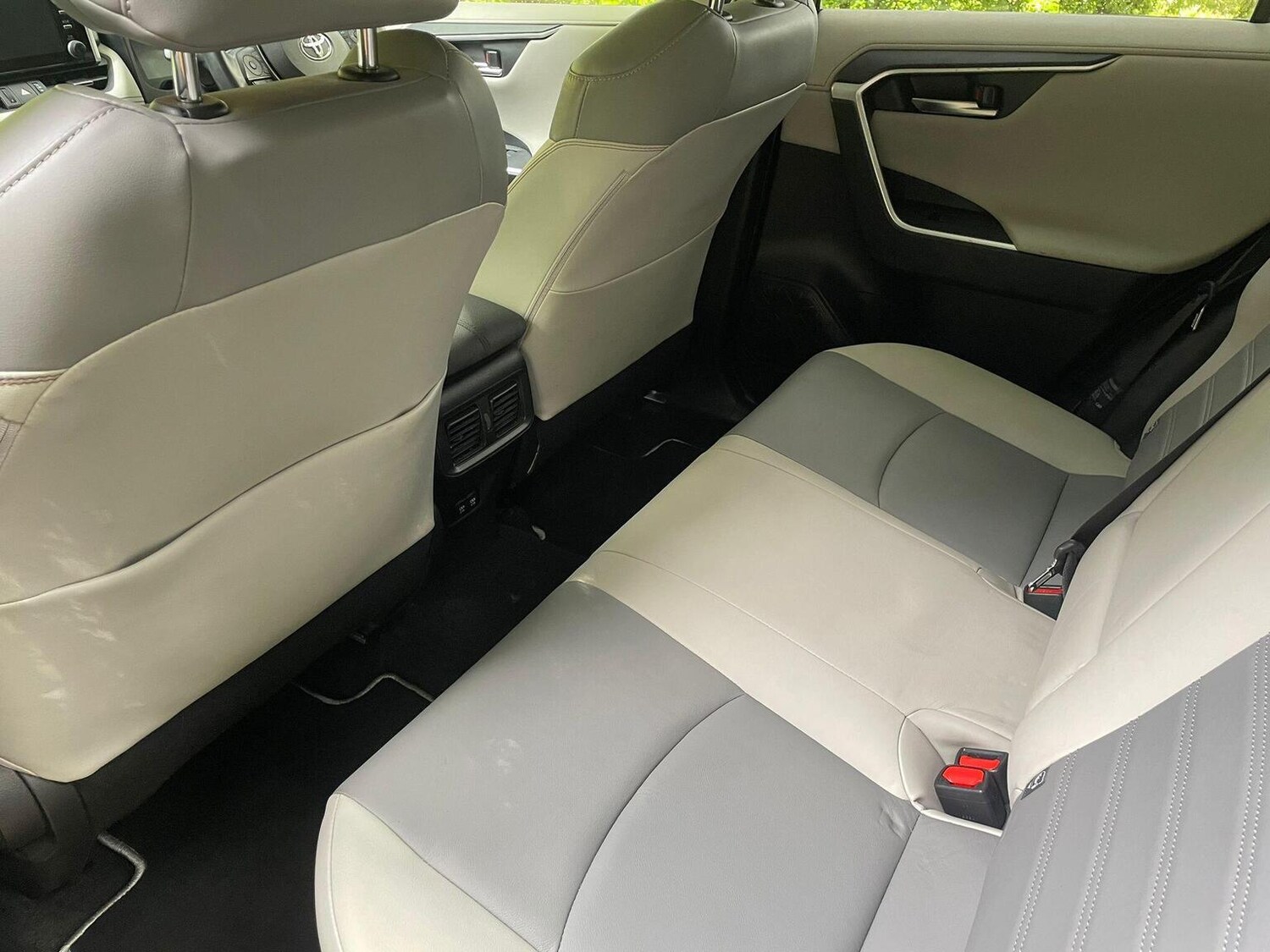 Used Toyota RAV4 2019 for sale - 76905142: Photo 24