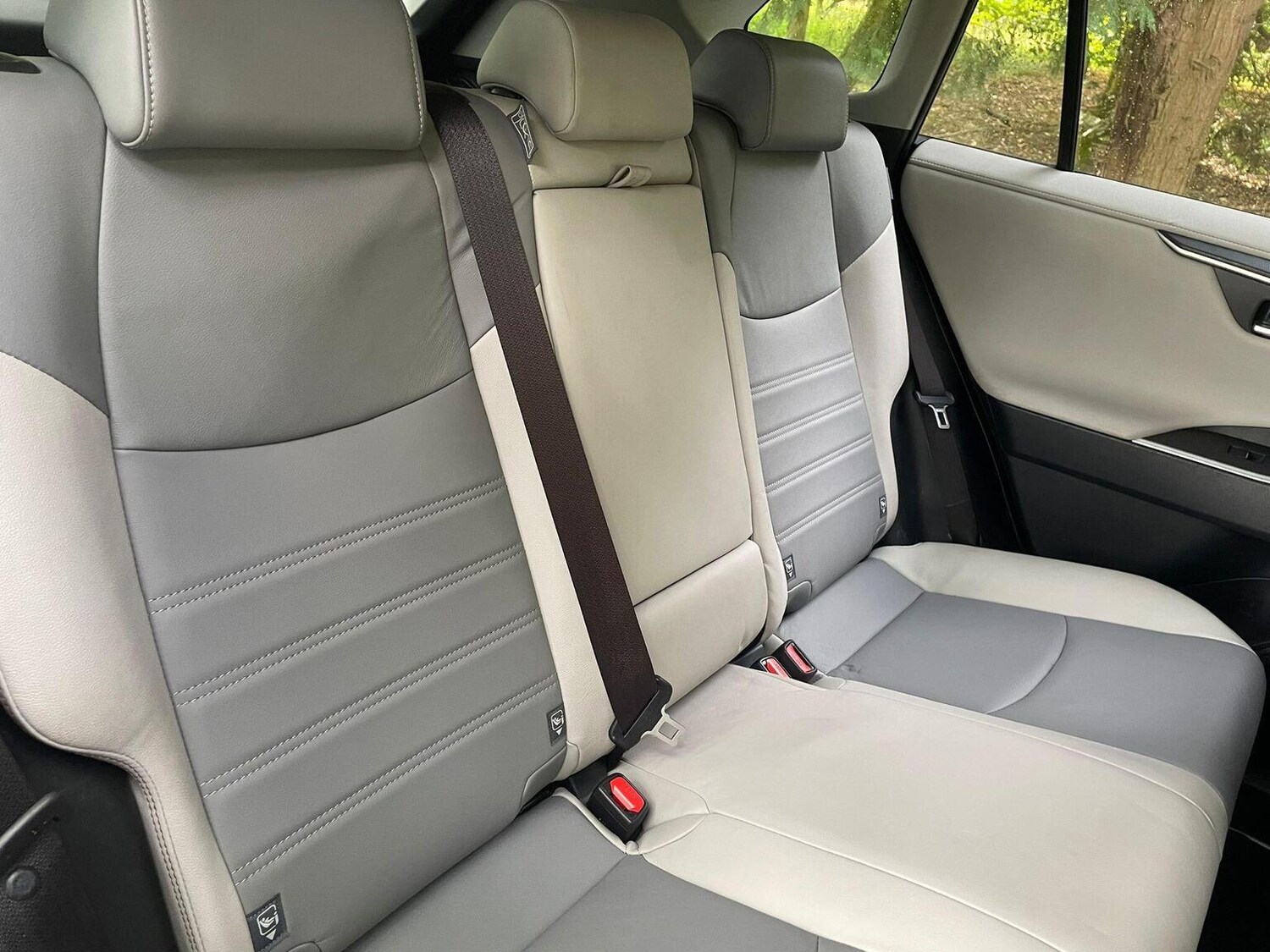 Used Toyota RAV4 2019 for sale - 76905142: Photo 26