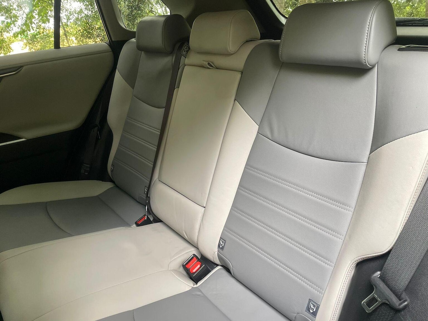 Used Toyota RAV4 2019 for sale - 76905142: Photo 28