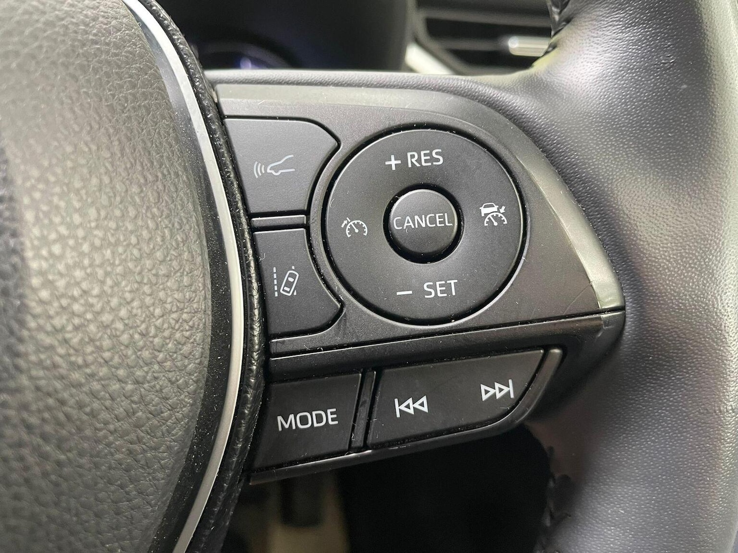Used Toyota RAV4 2019 for sale - 76905142: Photo 40
