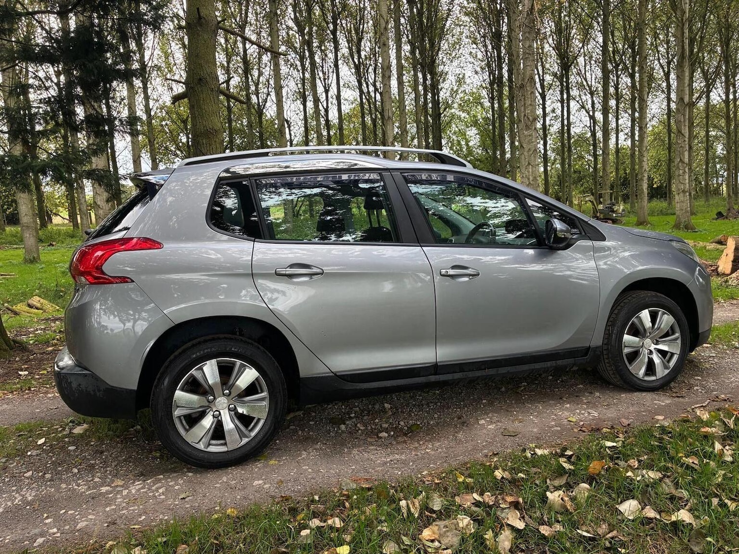 Used Peugeot 2008 2015 for sale - 76905152: Photo 11