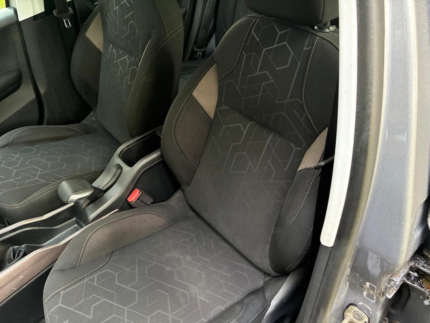 Used Peugeot 2008 2015 for sale - 76905152: Photo 17