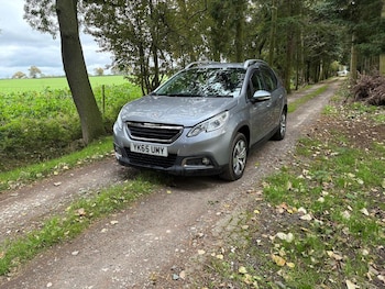Used Peugeot 2008 2015 for sale - 76905152: Photo