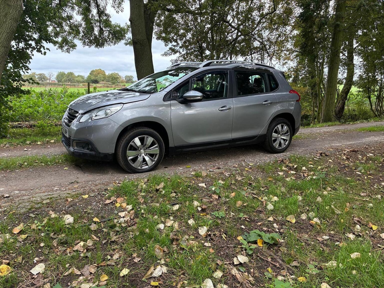 Used Peugeot 2008 2015 for sale - 76905152: Photo 5