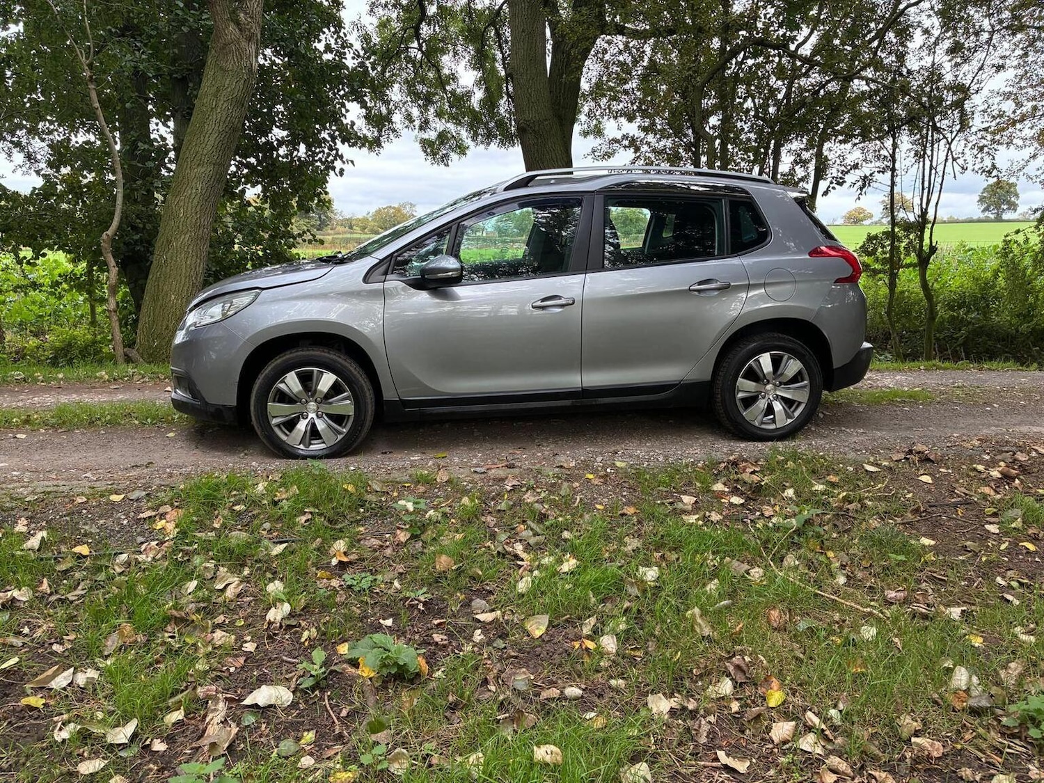 Used Peugeot 2008 2015 for sale - 76905152: Photo 6