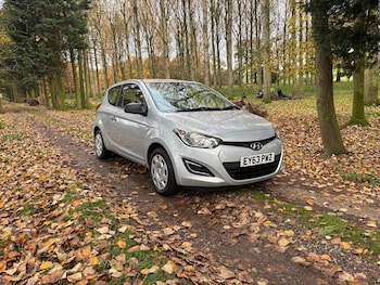 Used Hyundai i20 2013 for sale - 76549649: Photo