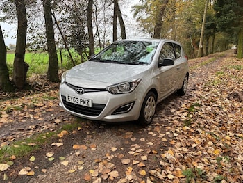 Used Hyundai i20 2013 for sale - 76549649: Photo