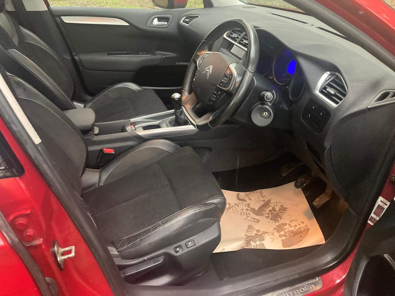 Used Citroen C4 2010 for sale - 76122425: Photo 11