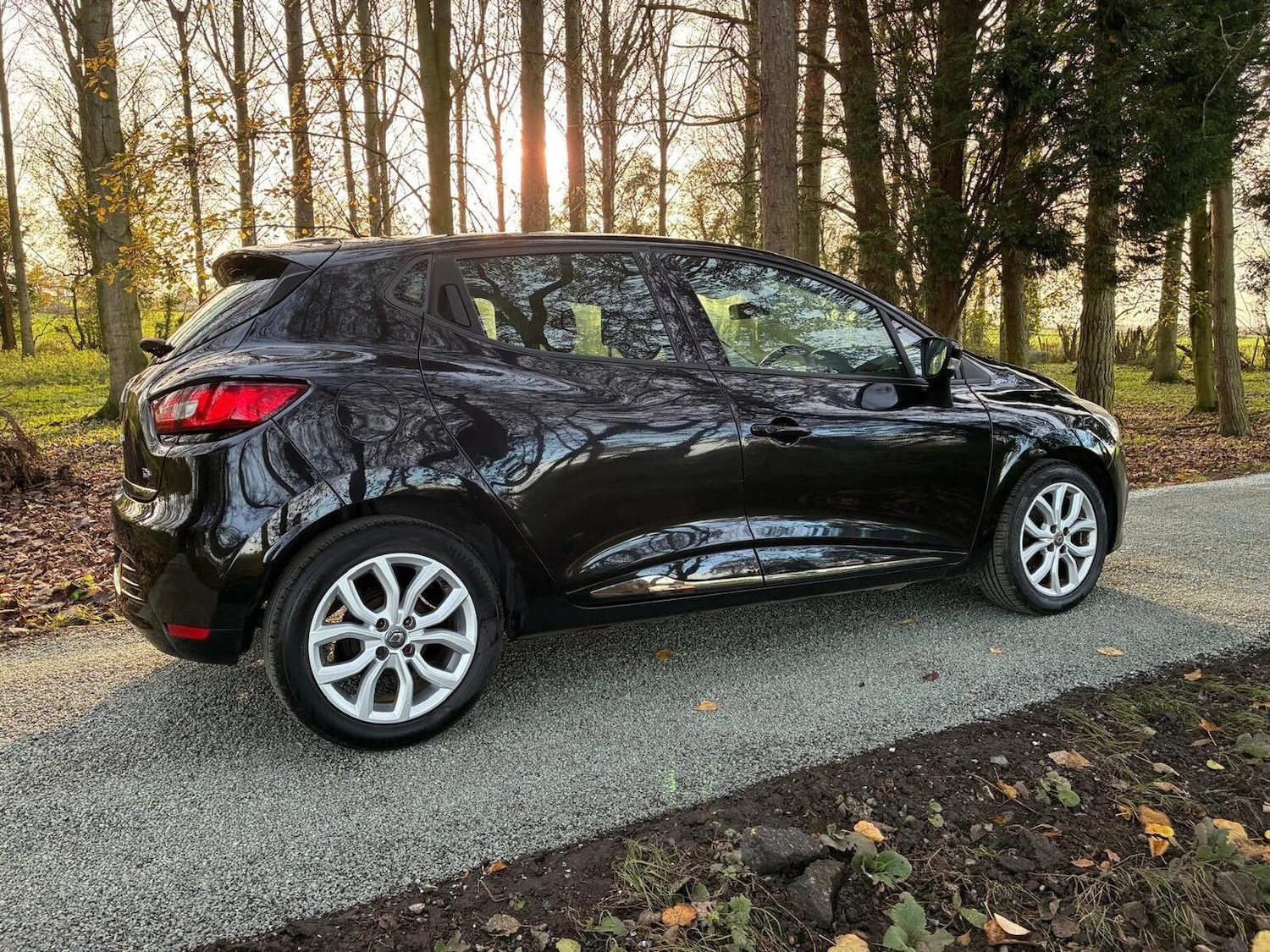 Used Renault Clio 2017 for sale - 76905151: Photo 11