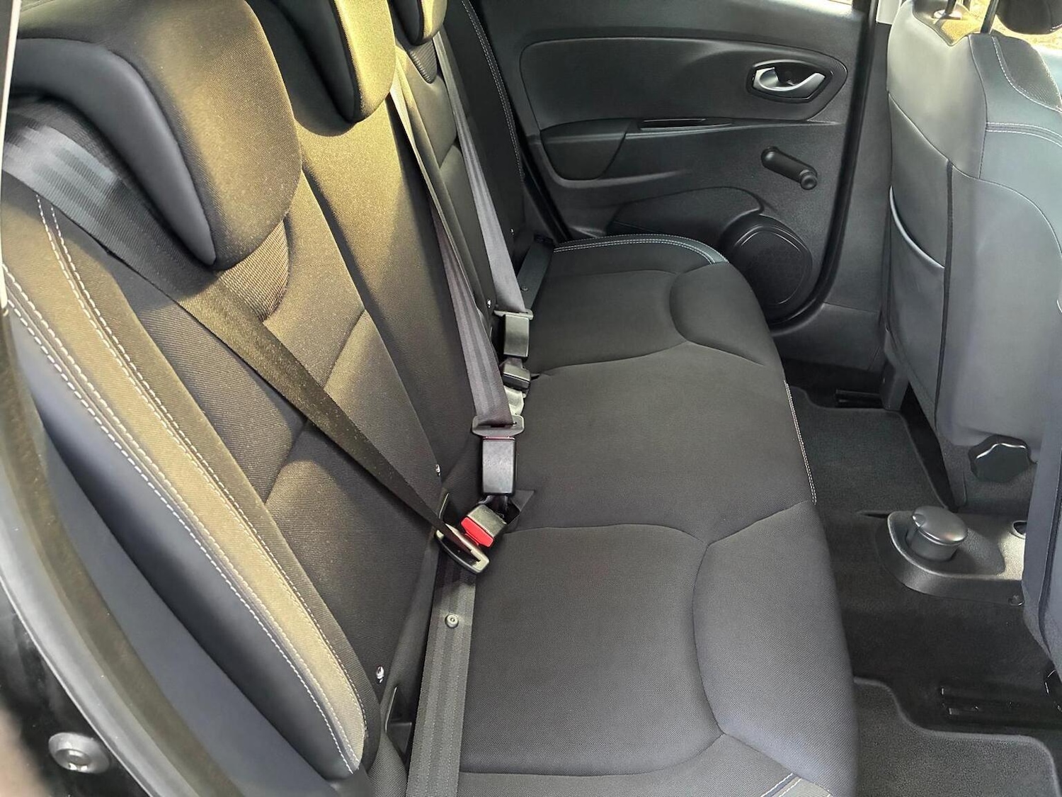 Used Renault Clio 2017 for sale - 76905151: Photo 15