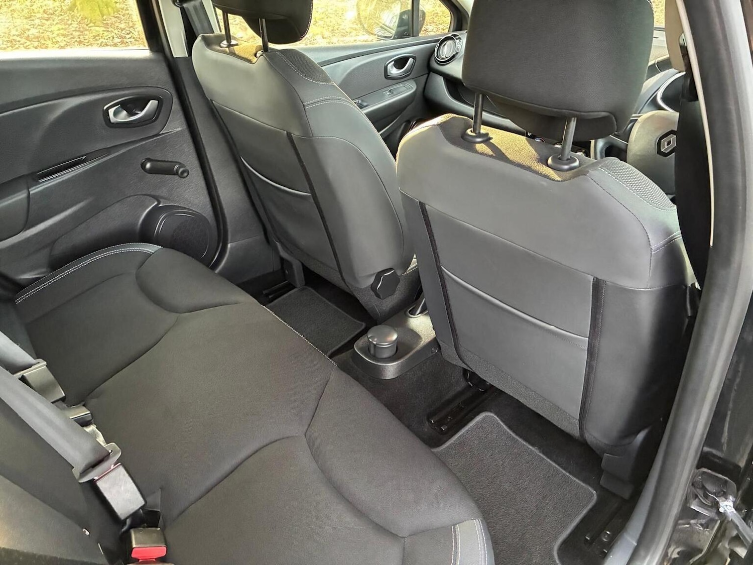 Used Renault Clio 2017 for sale - 76905151: Photo 16