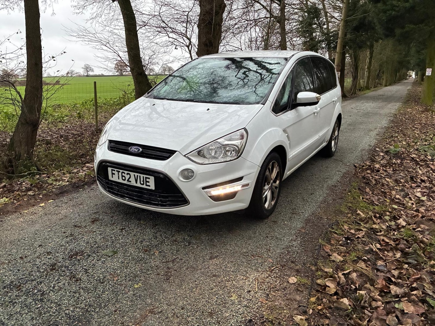 Used Ford S-Max 2013 for sale - 76911115: Photo 3