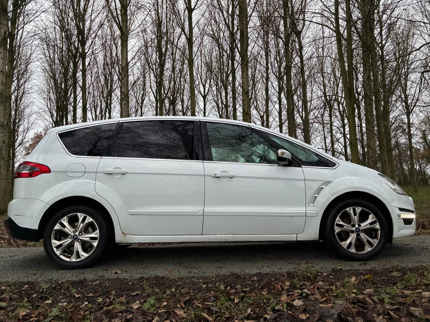 Used Ford S-Max 2013 for sale - 76911115: Photo 9