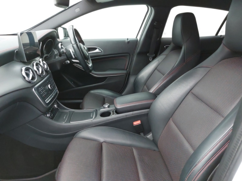 Used Mercedes-Benz GLA 2018 for sale - 76937845: Photo 5