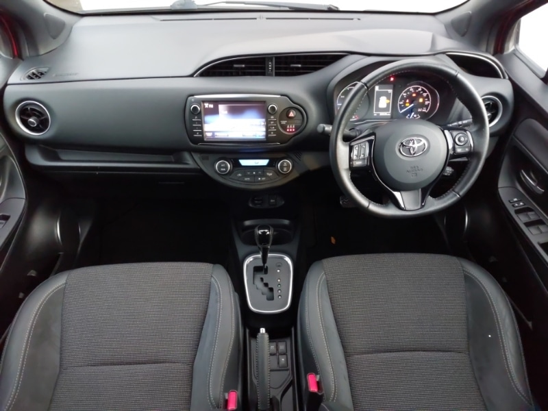 Used Toyota Yaris 2018 for sale - 77419121: Photo 2