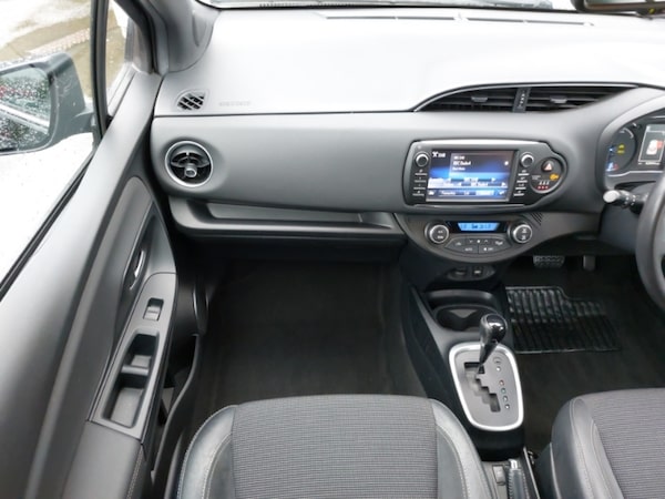 Used Toyota Yaris 2017 for sale - 76217862: Photo 10