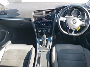 Used Volkswagen Golf 2018 for sale - 75686771: Photo