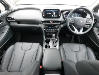 Used Hyundai Santa Fe 2018 for sale - 77284668: Photo