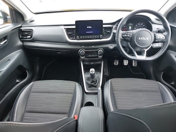 Used Kia Stonic 2024 for sale - 79411768: Photo