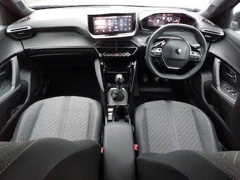 Used Peugeot 2008 2024 for sale - 77466537: Photo