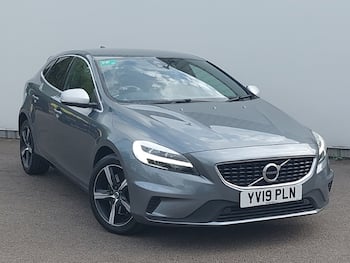 Used Volvo V40 2019 for sale - 79647694: Photo