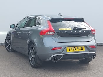 Used Volvo V40 2019 for sale - 79647694: Photo
