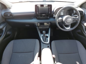 Used Toyota Yaris 2022 for sale - 75675060: Photo