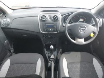 Used Dacia Sandero Stepway 2015 for sale - 79131241: Photo