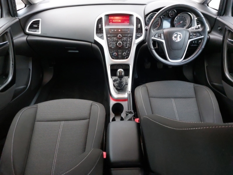 Used Vauxhall Astra 2015 for sale - 77439565: Photo 2