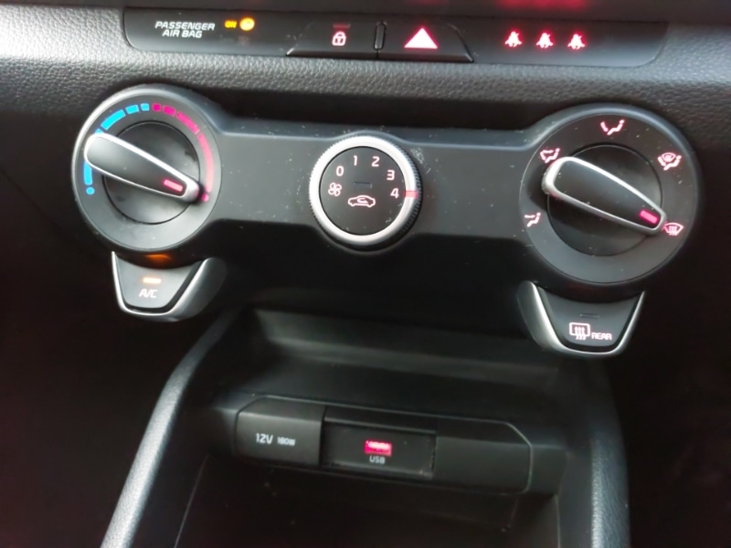 Used Kia Stonic 2021 for sale - 77108235: Photo 19