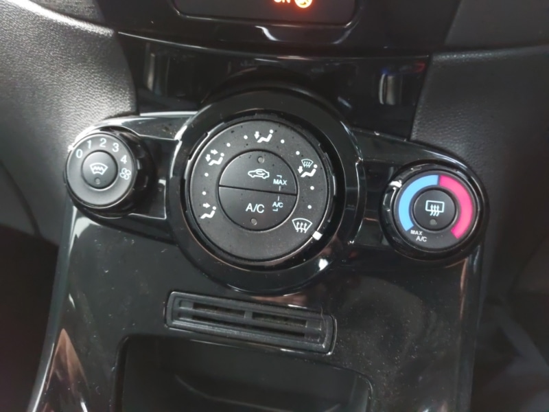 Used Ford Fiesta 2015 for sale - 76630488: Photo 19